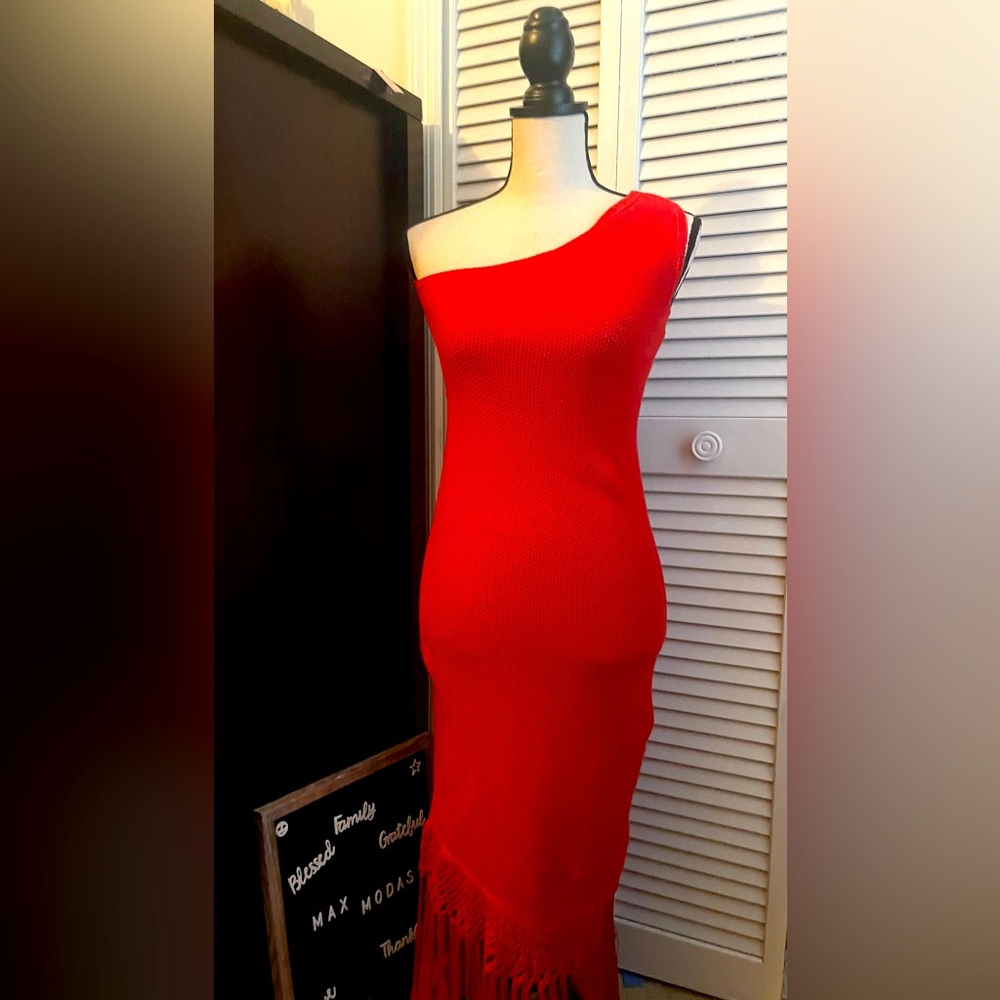 Elegant Red One-Shoulder knit Dress made in Brazil